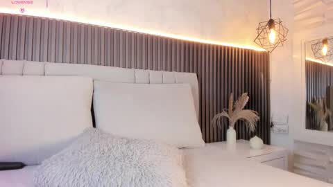 Snapshot of shanonclark chatting on 20, 11, 2025 SHANON online show from 20, 11, 2025