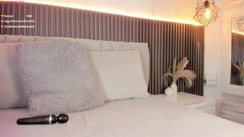 Snapshot of shanonclark chatting on 21, 11, 2025 SHANON online show from 21, 11, 2025