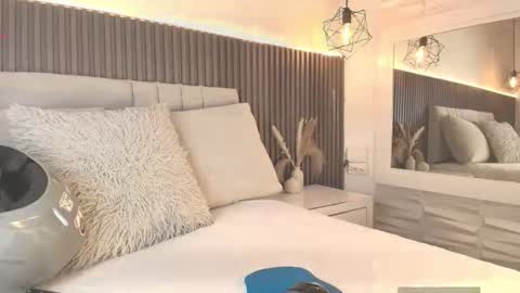 Snapshot of shanonclark chatting on 20, 12, 2025 SHANON online show from 20, 12, 2025