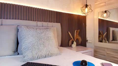 Snapshot of shanonclark chatting on 21, 12, 2025 SHANON online show from 21, 12, 2025