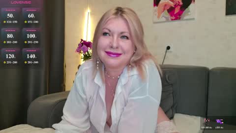 Snapshot of shantimoon chatting on 25, 5, 2026 Natalya online show from 25, 5, 2026