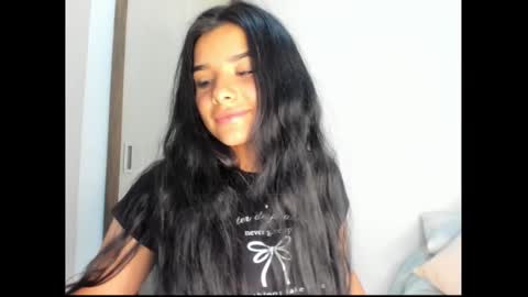 Snapshot of shara_jones chatting on 5, 3, 2025 Sara online show from 5, 3, 2025