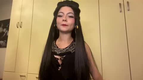 Snapshot of sharellgilvin chatting on 18, 10, 2025 Angie online show from 18, 10, 2025