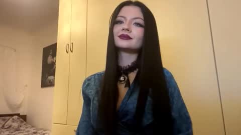 Snapshot of sharellgilvin chatting on 20, 10, 2025 Angie online show from 20, 10, 2025
