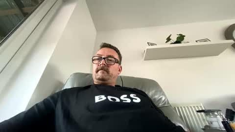 Snapshot of sharksboy16 chatting on 5, 10, 2025 Sharksboy online show from 5, 10, 2025