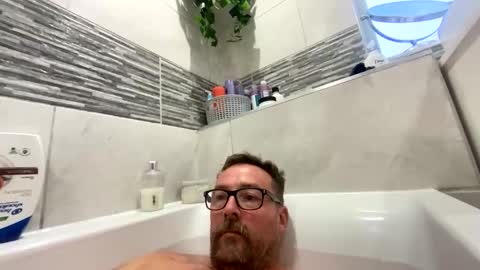 Snapshot of sharksboy16 chatting on 15, 10, 2025 Sharksboy online show from 15, 10, 2025