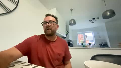 Snapshot of sharksboy16 chatting on 22, 11, 2025 Sharksboy online show from 22, 11, 2025