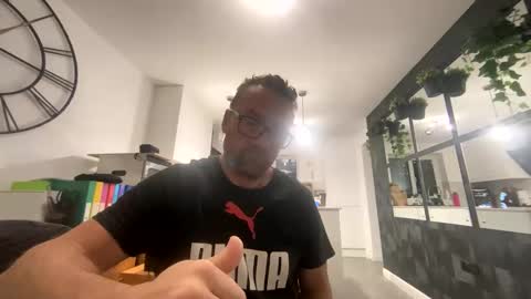 Snapshot of sharksboy16 chatting on 1, 3, 2026 Sharksboy online show from 1, 3, 2026