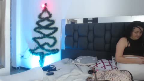 Snapshot of sharlotte__jones chatting on 13, 12, 2024 Sara online show from 13, 12, 2024