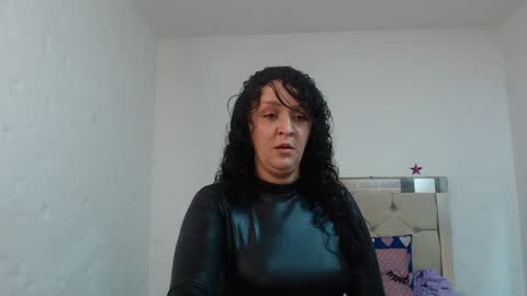 Snapshot of sharlotte__jones chatting on 14, 1, 2025 Sara online show from 14, 1, 2025