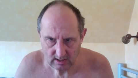 Snapshot of sharpshoder chatting on 8, 2, 2025 Peter online show from 8, 2, 2025