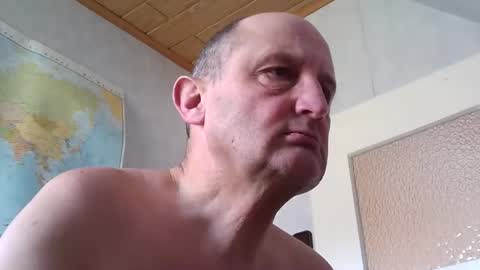 Snapshot of sharpshoder chatting on 22, 2, 2025 Peter online show from 22, 2, 2025