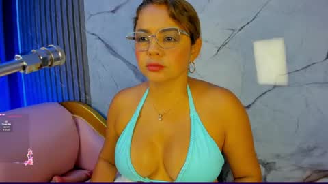 Snapshot of shayra_boobs2 chatting on 6, 6, 2026 shayra_boobs2 online show from 6, 6, 2026