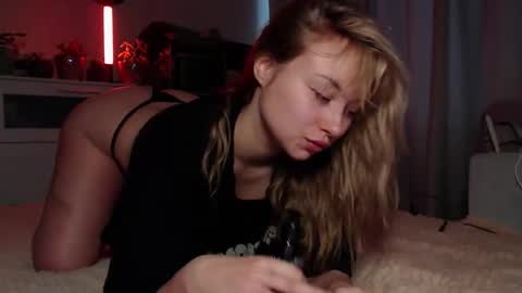 sheeeeesh_gurl online show from 13, 10, 2025