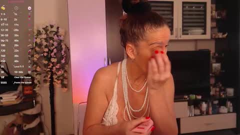 Snapshot of sheilaryan chatting on 11, 9, 2025 Sheila GMT 2 Tuesday Wednesday Friday Saturday Sunday- 8 5 online show from 11, 9, 2025