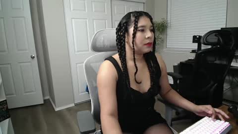 Snapshot of sheilyn_smith chatting on 19, 9, 2025 sheilyn_smith online show from 19, 9, 2025