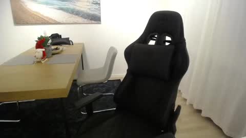 Shellsy H   online show from 19, 12, 2024