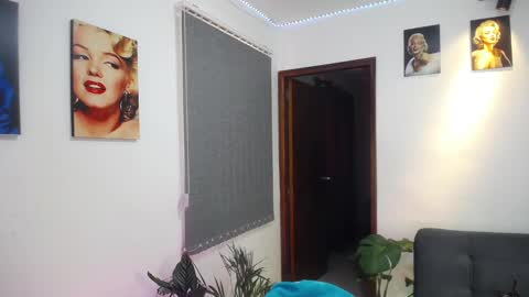 Shellsy H   online show from 29, 1, 2025