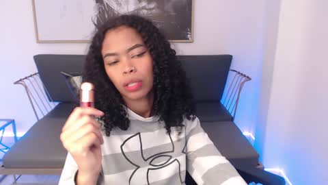 Snapshot of shenna_brunette_ chatting on 23, 12, 2024 Shenna online show from 23, 12, 2024