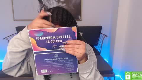 Snapshot of shenna_brunette_ chatting on 5, 2, 2025 Shenna online show from 5, 2, 2025