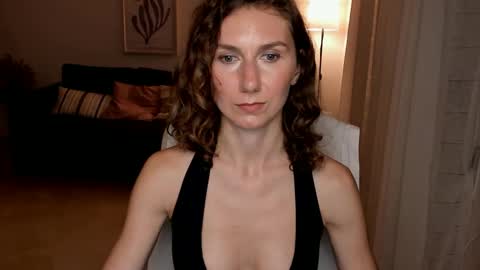 Snapshot of shesleepsnaked chatting on 12, 1, 2025 shesleepsnaked online show from 12, 1, 2025