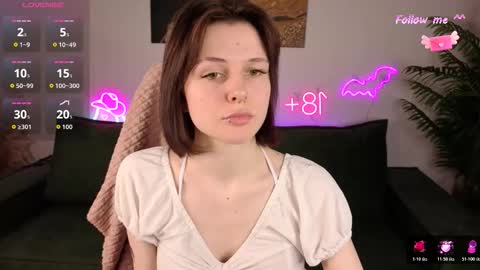 Snapshot of shine_vivi chatting on 15, 11, 2025 Vivi online show from 15, 11, 2025