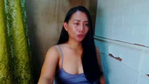 Snapshot of shinecathy chatting on 22, 10, 2025 shine online show from 22, 10, 2025