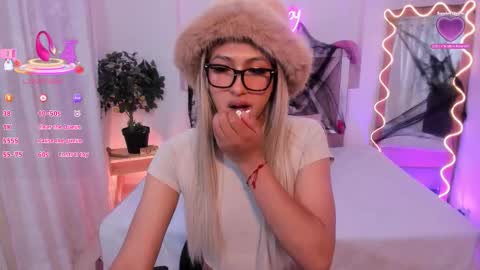 Snapshot of shinedark_tay chatting on 17, 10, 2025 shinedark_tay online show from 17, 10, 2025