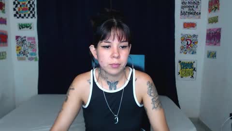 Snapshot of shinobu_queen chatting on 6, 2, 2026 shinobu_queen online show from 6, 2, 2026