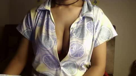 Snapshot of shiri_hot chatting on 15, 10, 2025 Siri online show from 15, 10, 2025