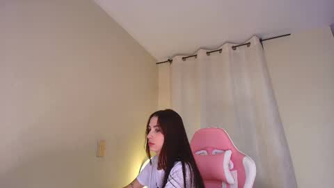 Snapshot of shkendall chatting on 20, 10, 2025 kendal online show from 20, 10, 2025