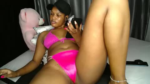 Snapshot of shugacubee chatting on 14, 2, 2025 EVA online show from 14, 2, 2025