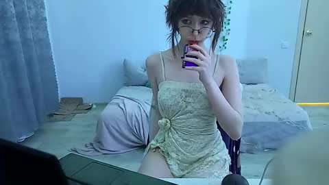 Snapshot of shushencii chatting on 17, 9, 2025 Aria online show from 17, 9, 2025