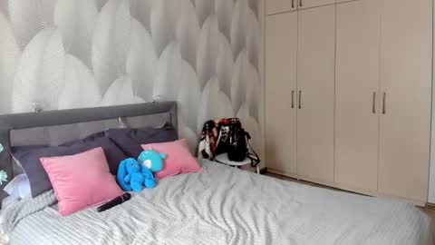 Mika online show from 28, 10, 2025