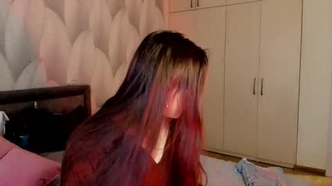 Mika online show from 17, 12, 2025