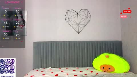 Snapshot of shy_blondiee chatting on 16, 1, 2025 Molly online show from 16, 1, 2025