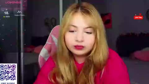 Snapshot of shy_blondiee chatting on 31, 1, 2025 Molly online show from 31, 1, 2025