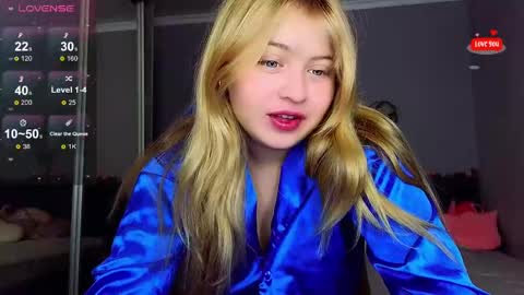 Snapshot of shy_blondiee chatting on 6, 2, 2025 Molly online show from 6, 2, 2025