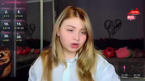 Snapshot of shy_blondiee chatting on 11, 2, 2025 Molly online show from 11, 2, 2025