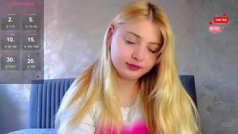 Snapshot of shy_blondiee chatting on 10, 3, 2025 Molly online show from 10, 3, 2025