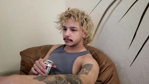 Snapshot of shy_boy17 chatting on 19, 2, 2026 your shy boy online show from 19, 2, 2026