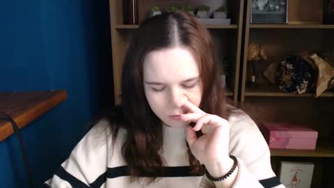 Snapshot of shy_lil chatting on 17, 12, 2025 shy_lil online show from 17, 12, 2025