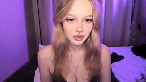Snapshot of shy_meowmegan chatting on 22, 7, 2026 Megan 3 online show from 22, 7, 2026