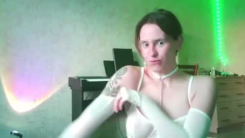 shy_miracle online show from 17, 6, 2026