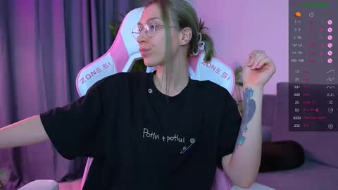 Snapshot of shy_or_horny chatting on 17, 10, 2025 HI i am Marcy online show from 17, 10, 2025