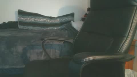 shyboyhugecum2020 online show from 17, 3, 2026