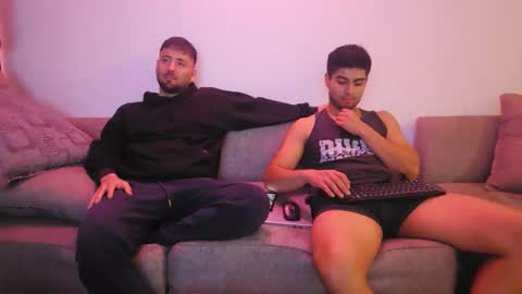 Snapshot of siegfriedll chatting on 27, 10, 2025 gily y pablo online show from 27, 10, 2025