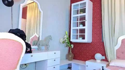 SinnaDark online show from 15, 4, 2026