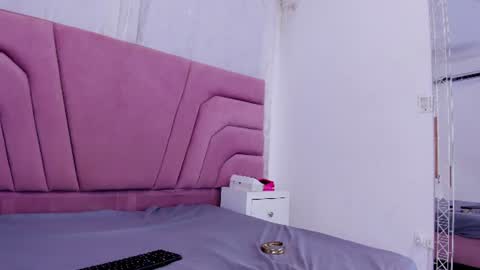 sienna_glow online show from 5, 7, 2026