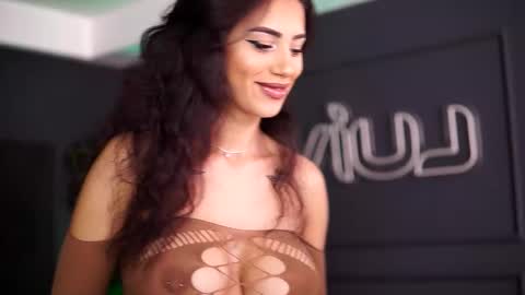 Sienna online show from 19, 10, 2025